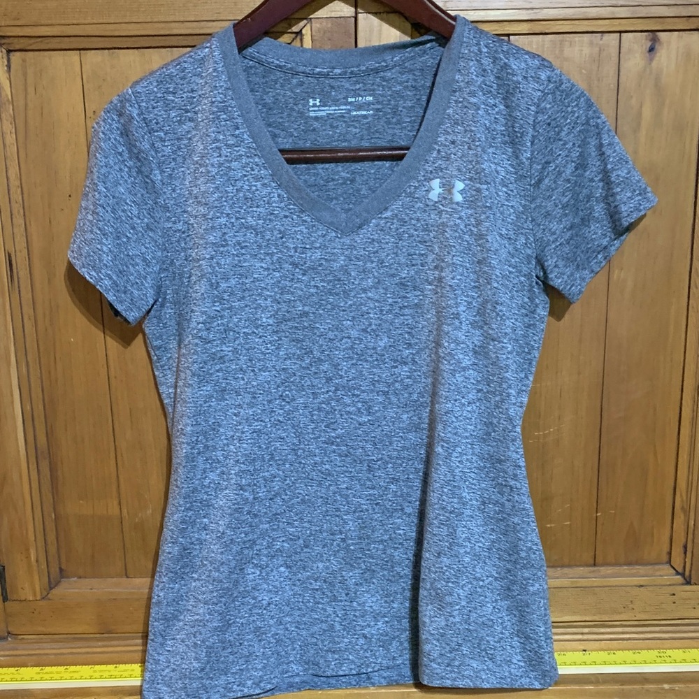 Under Armour Women's Heather Gray Short Sleeve HeatGear Tee